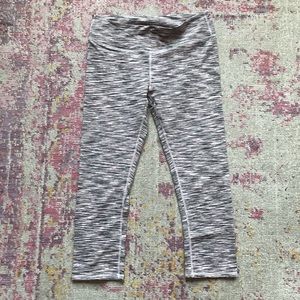 Fabletics cropped workout legging